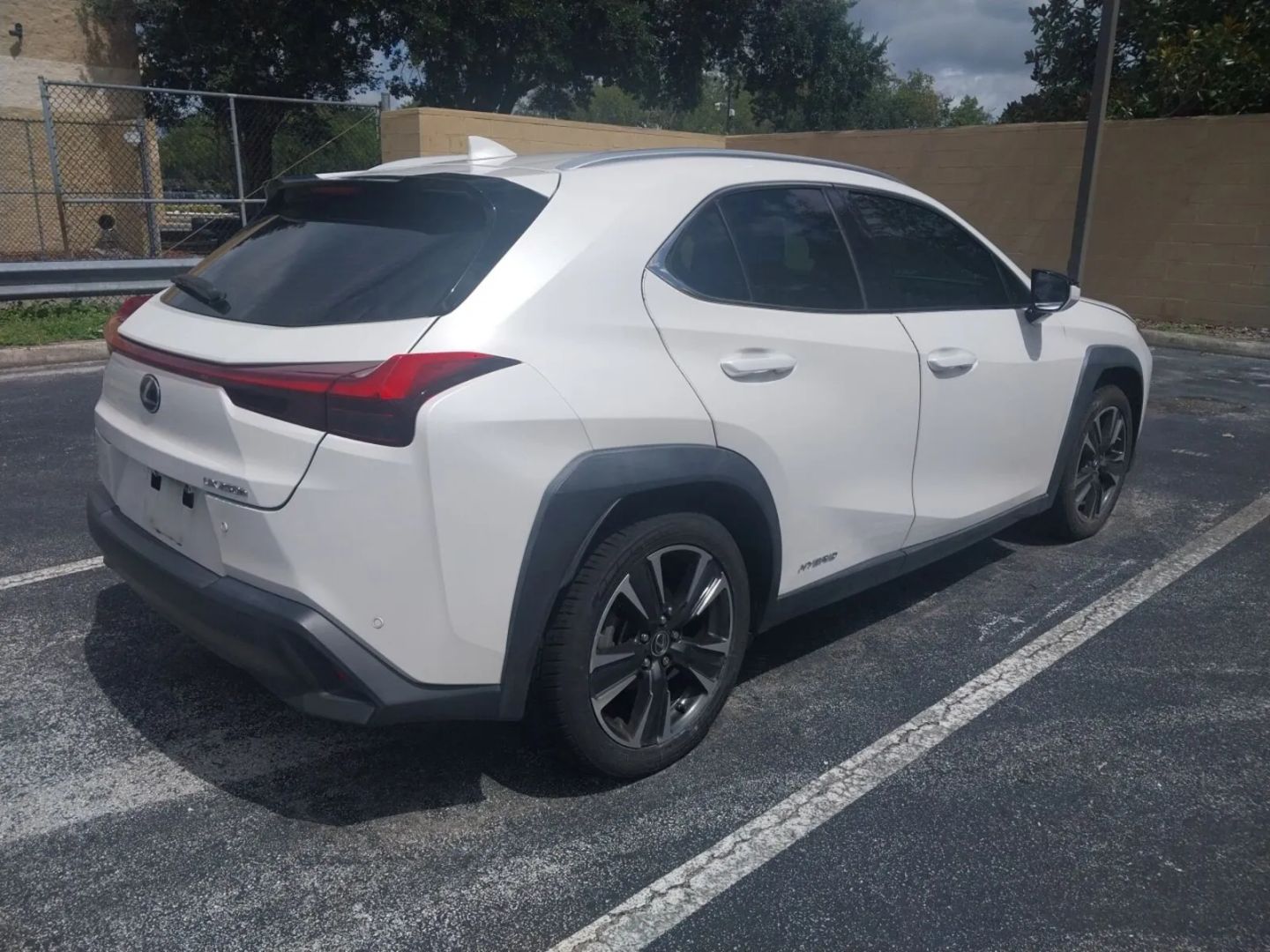 lexus ux hybrid 2020 JTHP9JBH5L2027036 image lexus ux hybrid 2020 JTHP9JBH5L2027036 image